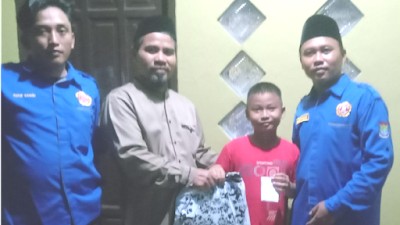 Berbagi Berkah di Bulan Ramadhan Karang Taruna Kelurahan Sepatan Berikan Santunan Anak Yatim Piatu 