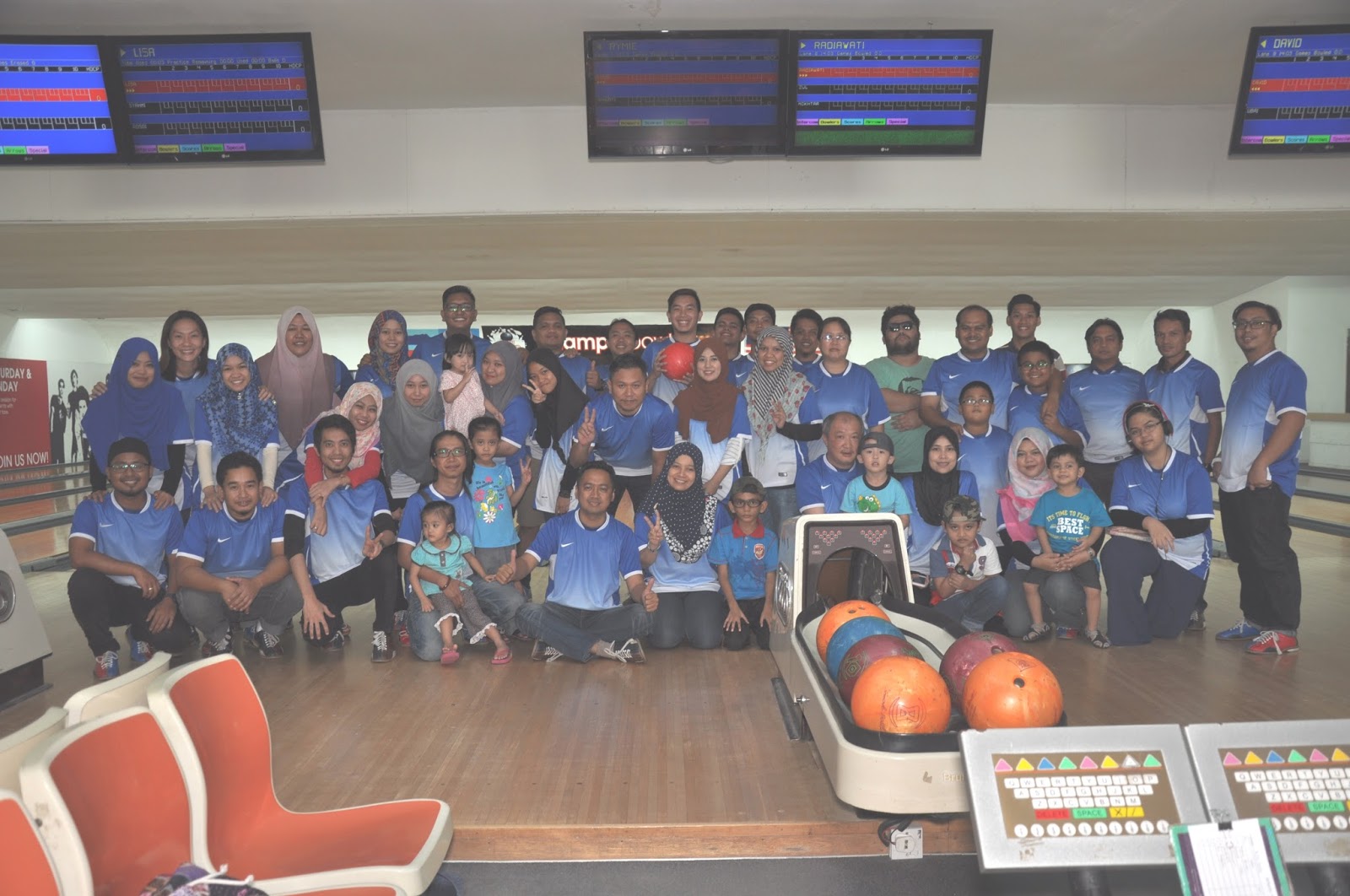 Family Day Office 2016-Sandakan Part 2 (Bowling Time) ~ Di 