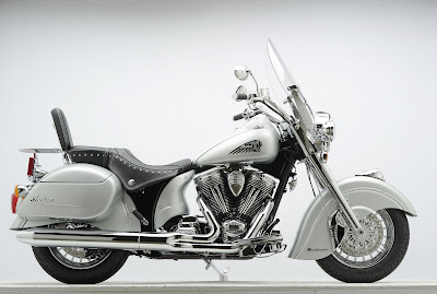 2010 Indian Chief Roadmaster white