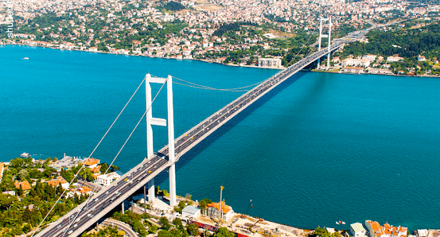 جسر أتاتورك في اسطنبول