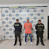 Lesionó a dos con un cuchillo y arremetió contra la Policía