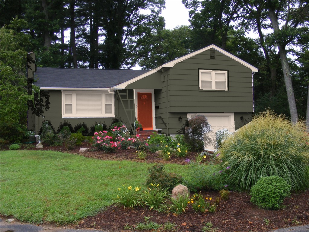 dark green house paint