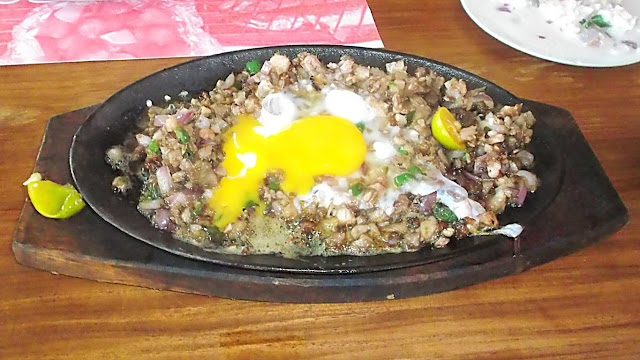 sizzling sisig at haiyan foodstop