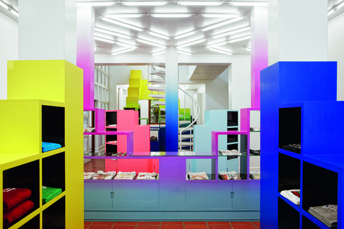 In Design Magz: FASHION BOUTIQUE DESIGN IDEAS WITH COLORFUL ...