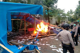 Aparat Gabungan TNI-Polri Musnahkan Tempat Judi King di Timika