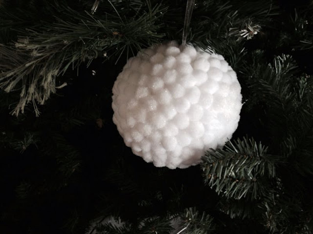 DIY Bolas de Navidad con pompones de algodón