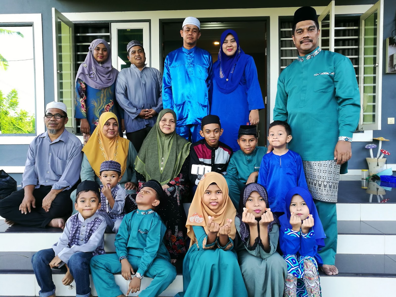 Kembara Minda 7: Gambar Raya Aidilfitri 2017 Kami!