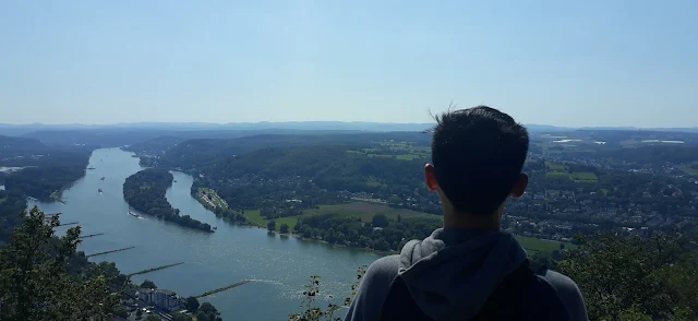Yadi Melihat Sungai Rhine di Jerman
