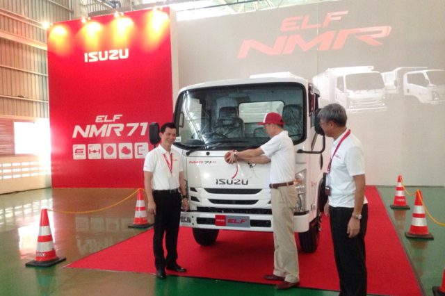 TRUK EURO 4 ISUZU ELF