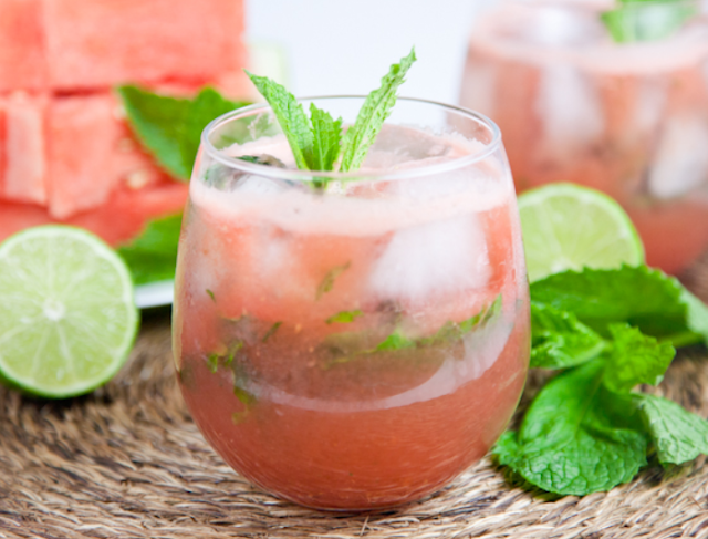 Easy Watermelon Pineapple Mint Mojitos #drink #summer