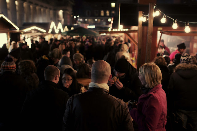 edinburgh-christmas-market