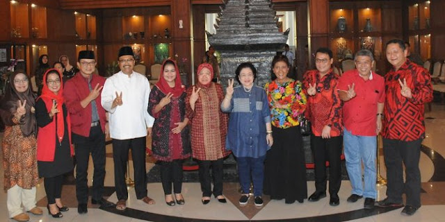 Megawati: Risma ini sebenarnya Wali Kota atau preman?