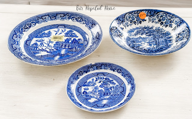 blue white chinoiserie blue willow plates