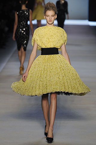 Fashion Runway - Giambattista Valli Spring 2009