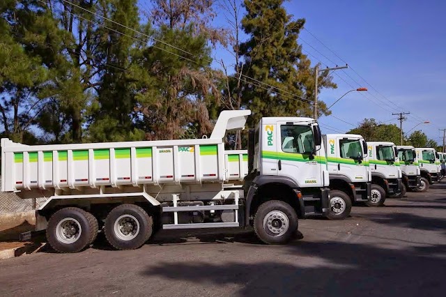Campina Grande-PB: MDA entrega máquinas do PAC-2 para vários municípios da PB