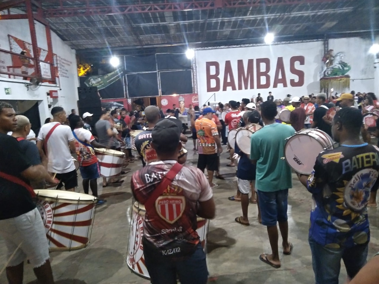 Coleção Bambas Do Samba - É Aí Que Quebra A Rocha