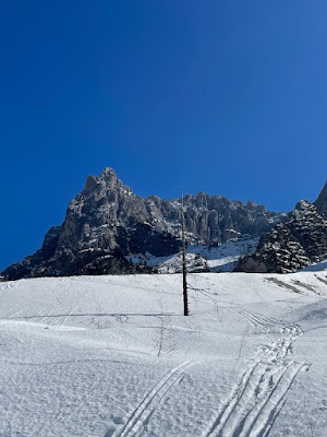 Rifugio Tre Scarperi Dreischusterhütte in inverno