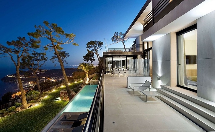 Backyard of Modern Bayview Villa In French Riviera