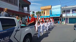 Personel Satlantas Polres Bantaeng Lakukan Pengamanan dan Pengawalan Pawai Anak SD 