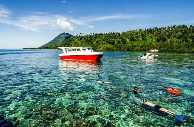 Wisata Taman Nasional Bunaken (Sulawesi Utara)