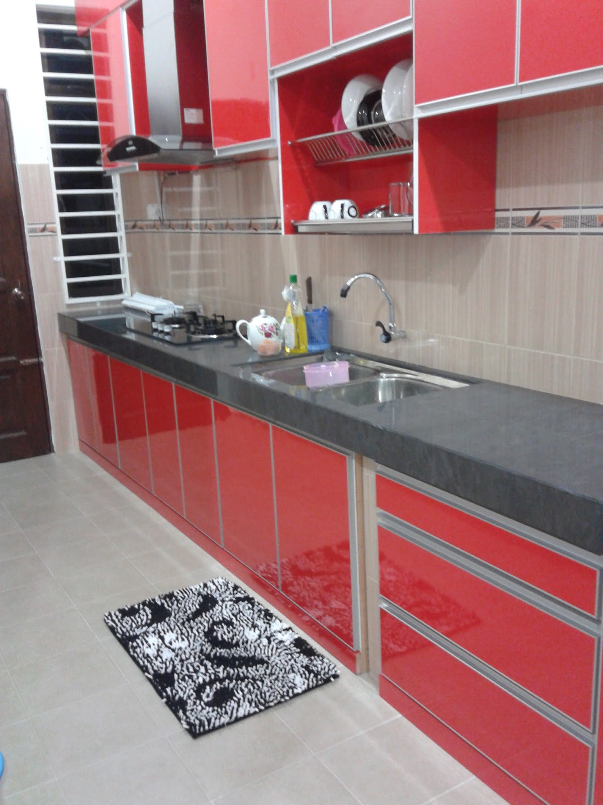 putihsalju123 blogspot com Kabinet  Dapur Merah 