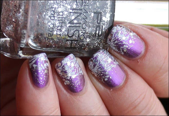 Schneebestäubte Nägel lila Schnee Winter Snow Nail Art Nageldesign Glitter 04