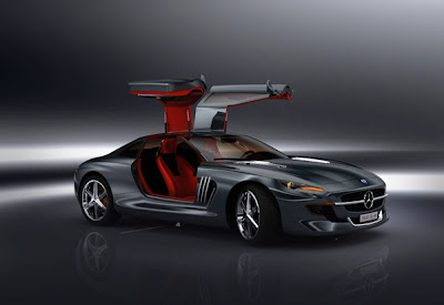 Gullwing Mercedes 300 SL 2