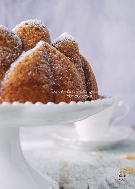 Bundt Cake de licor de huevo con manzana