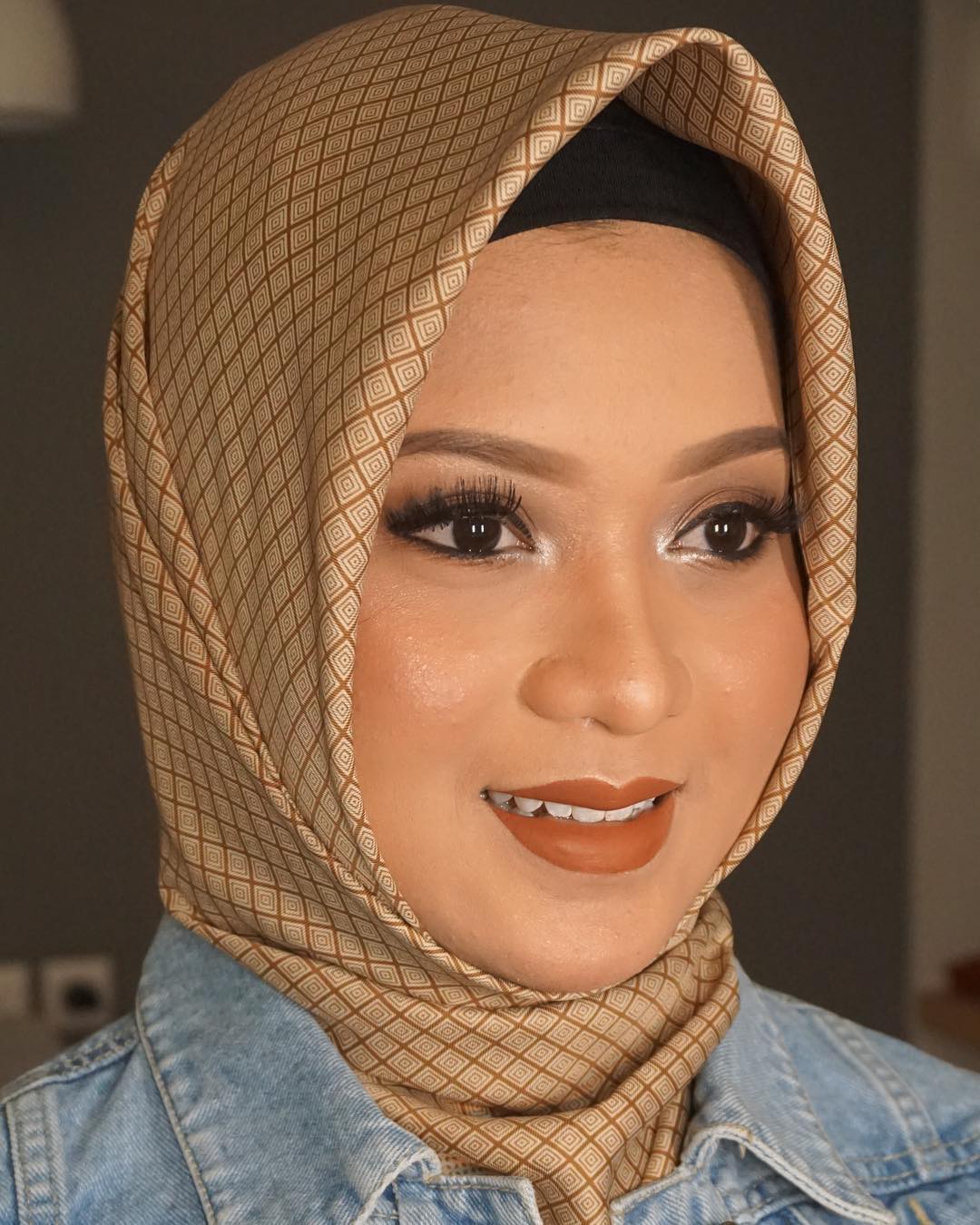 Jasa MUA Semarang Tata Rias Wajah Makeup Artist Favorit Di