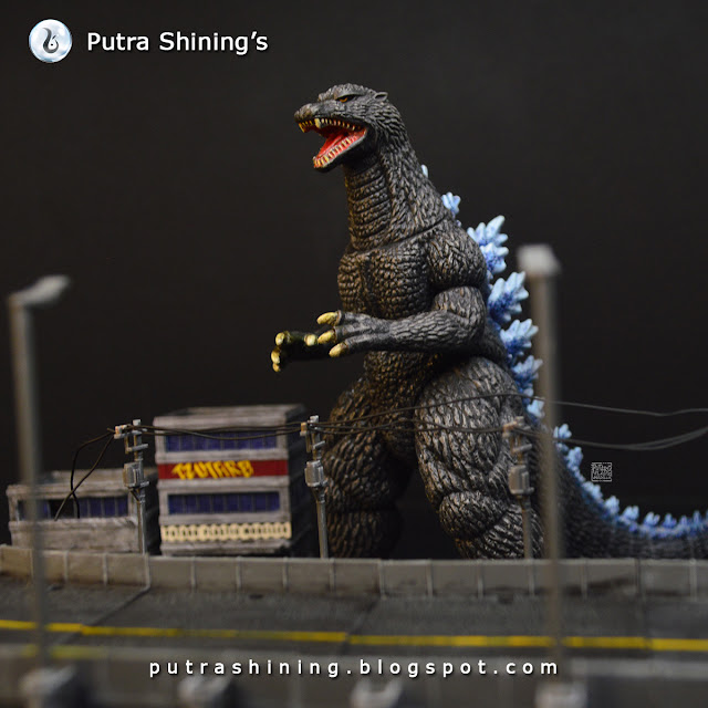 Kaiju Diorama: NECA Shin Godzilla, SHF Ultraman and Ultra Monster Series custom paint by Putra Shining