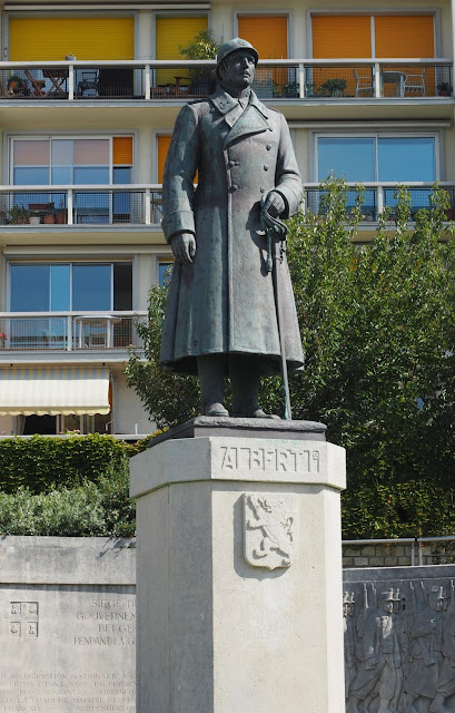 Sainte adresse, le havre, le bout du monde, les jardins suspendus sainte-adresse, dufayel building, La Boite aux Lettres Rouge du Havre, monet, l'Avenue des Régates sainte-adresse, Jusqu'au Bout du Monde, van Fabien Mérelle, Chapelle Notre-Dame-des-Flots sainte-adresse, le Pain de Sucre sainte adresse, Sisyphus Casemate Henrique Oliveira, Light at the End Ratur & Sckaro, arthur lenne sainte-adresse