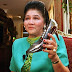 Imelda Marcos Sang Mentor - Fdaus Ahmad.