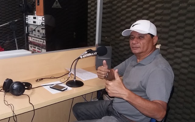 Cleber Leite apresenta programa sertanejo na Rádio Tangará 