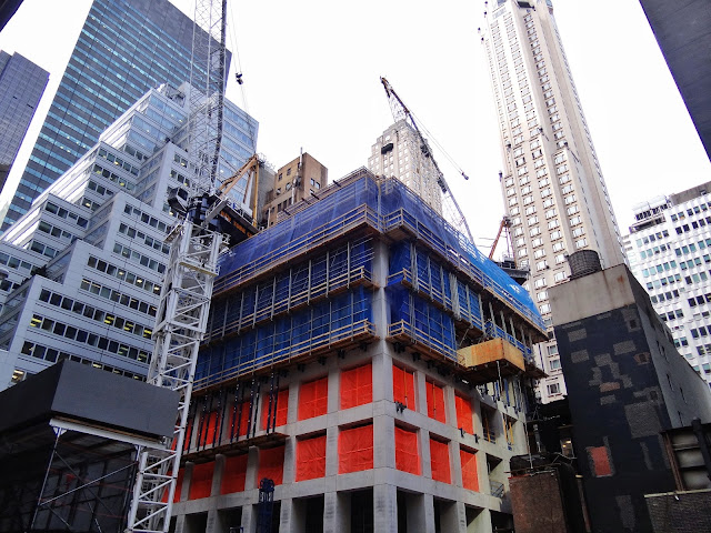 Construction photo of 432 Park Avenue skyscraper