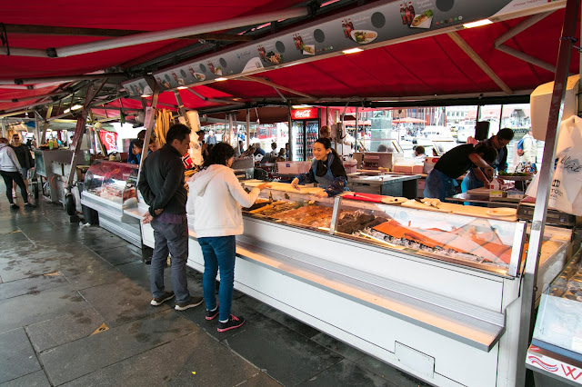 Mercato del pesce (Fisketorget)-Bergen