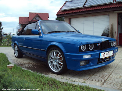 BMW E30 cabrio in blue