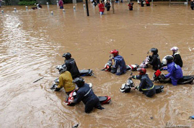 Gambar-Jakarta-Saat-Digenangi-Banjir-2013