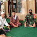 Sholat Jum'at Bersama Alat Komsos Bagi Serka Hakib dengan Warga Binaannya