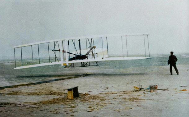 Fotografía a color del primer vuelo de los Hermanos Wright