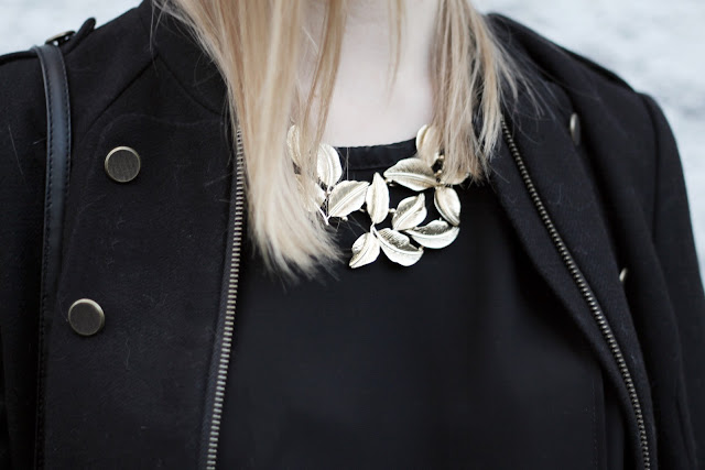 leaves statement necklace details