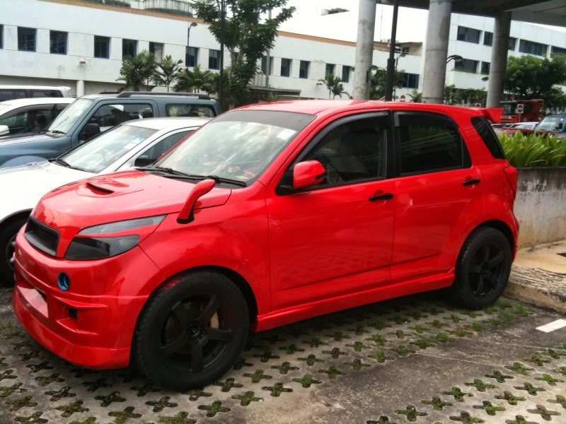 Modif Toyota Rush Merah, Trend Masa Kini