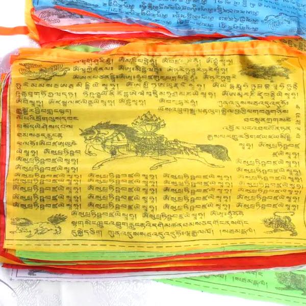 Banderas de oración tibetanas