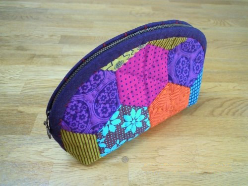 How to make cosmetic bag patchwork. DIY Tutorial in Pictures. 