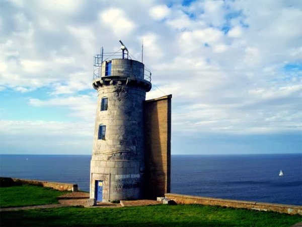 Resultado de imagen de faro  machichaco de la costa vasca