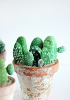 Manualidades : Cactus pintados en piedras