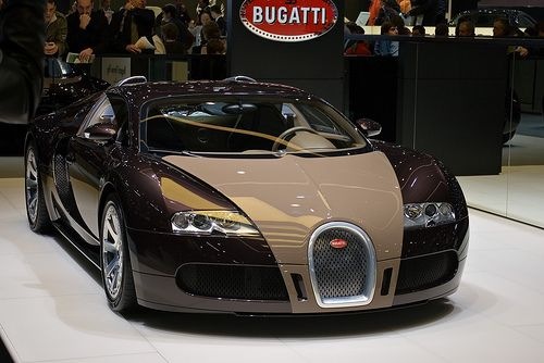 Bugatti Veyron First Look