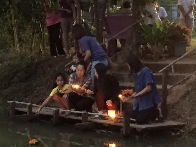 loi krathong regional names, loi krathong variants, loi krathong across regions, loi krathong tradition names, regional loi krathong festivities, regional loi krathong celebrations