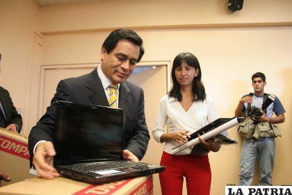 Educación auditará la entrega de las laptops