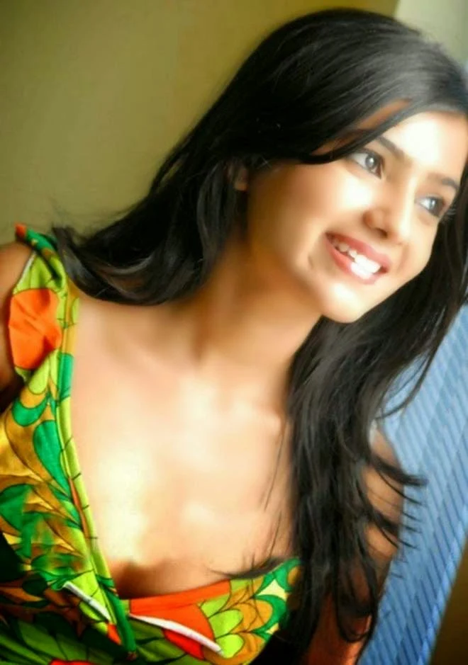 Latest Unseen Hot Cleavage Photos Of Samantha Ruth Prabhu