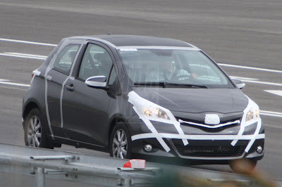 2012-toyota-yaris-3dr-turing